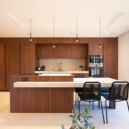 Beautiful Modern 2 Bedroom With Parking Appartamento *