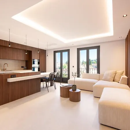 Beautiful Modern 2 Bedroom With Parking